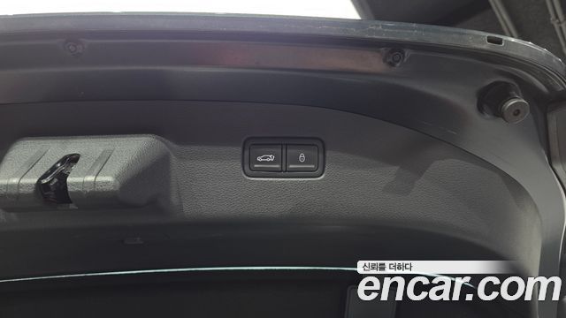 Genesis G70 Shooting Brake Gasoline 2.0T 4WD 2023 — фото 17