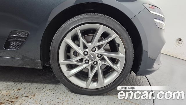 Genesis G70 Shooting Brake Gasoline 2.0T 4WD 2023 — фото 21