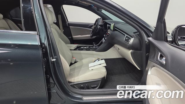 Genesis G70 Shooting Brake Gasoline 2.0T 4WD 2023 — фото 26