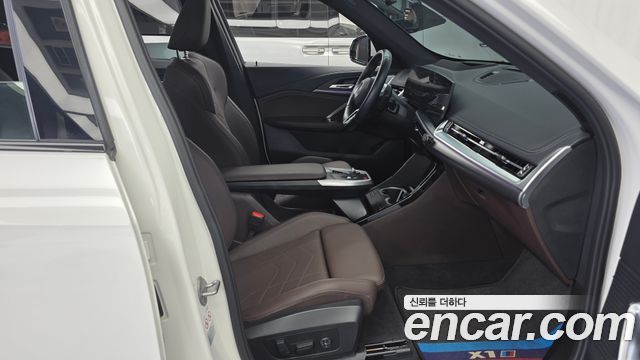 BMW X1 (U11) sDrive 20i M Sport 2023 — фото 11
