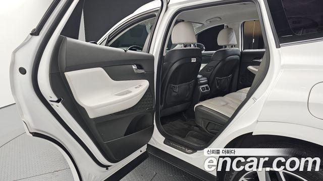 Hyundai Santa Fe Diesel 2.2 2WD Calligraphy 2021 — фото 12
