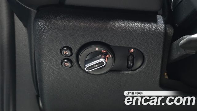 MINI Cooper D Standard 3rd 2019 — фото 19