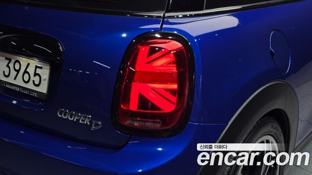 MINI Cooper D Standard 3rd 2019 — фото 23