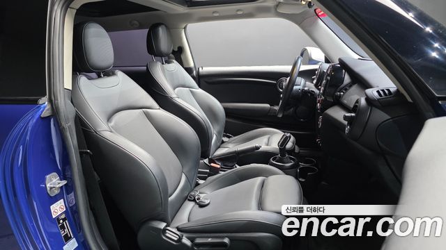 MINI Cooper D Standard 3rd 2019 — фото 26