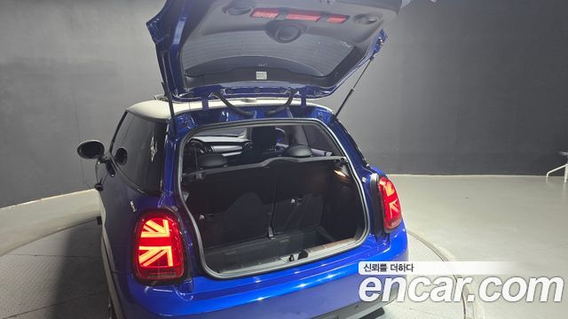 MINI Cooper D Standard 3rd 2019 — фото 30