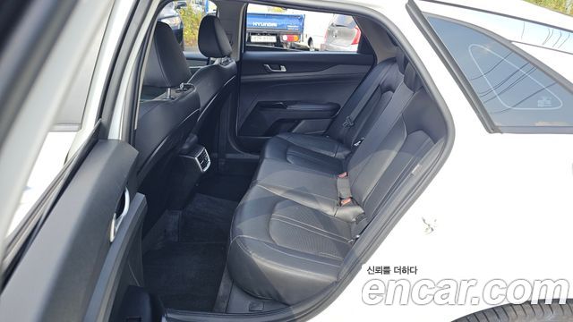Kia K5 (III) 2.0 Trendy 2022 — фото 11