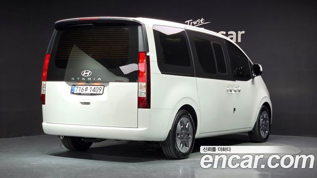 Hyundai Staria L3.5 Tourer 11-Seater Modern 2025 — фото 2