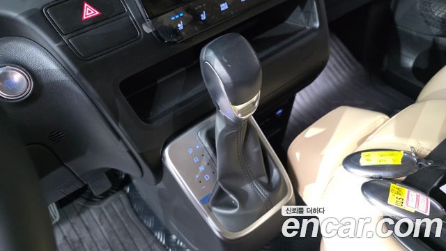 Hyundai Staria L3.5 Tourer 11-Seater Modern 2025 — фото 9