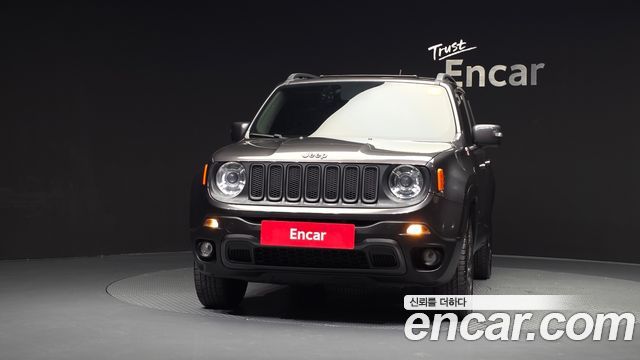 Jeep Renegade 2.0 Diesel Tailhawk AWD 2017 — фото 3