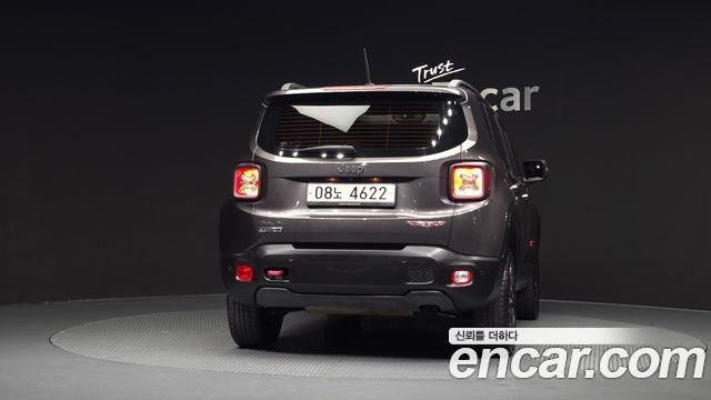 Jeep Renegade 2.0 Diesel Tailhawk AWD 2017 — фото 4