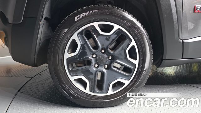 Jeep Renegade 2.0 Diesel Tailhawk AWD 2017 — фото 5