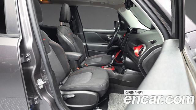 Jeep Renegade 2.0 Diesel Tailhawk AWD 2017 — фото 11
