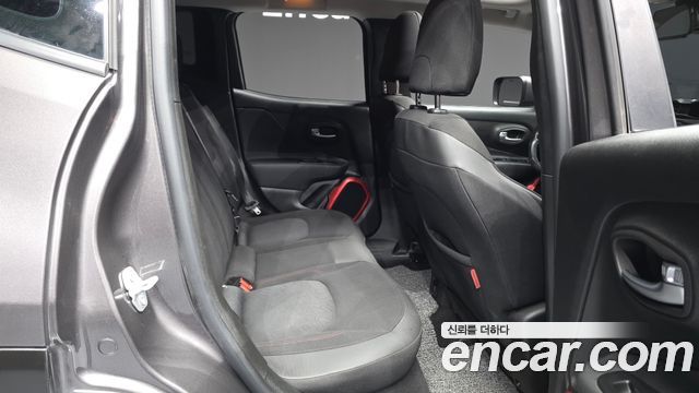 Jeep Renegade 2.0 Diesel Tailhawk AWD 2017 — фото 12