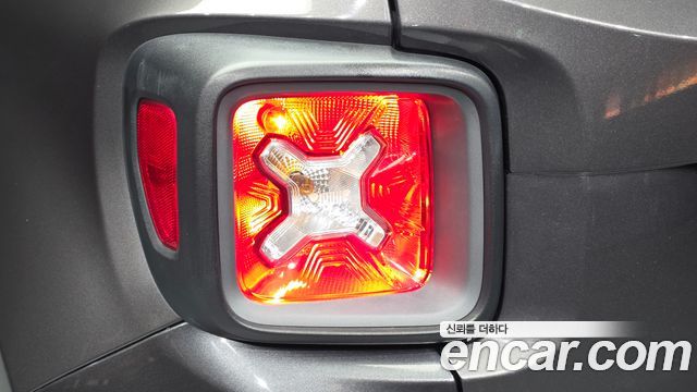 Jeep Renegade 2.0 Diesel Tailhawk AWD 2017 — фото 23