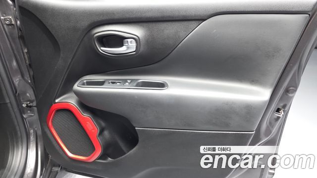Jeep Renegade 2.0 Diesel Tailhawk AWD 2017 — фото 24