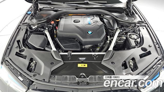 BMW 5 Series (G30) 530e M Sport 2023 — фото 6