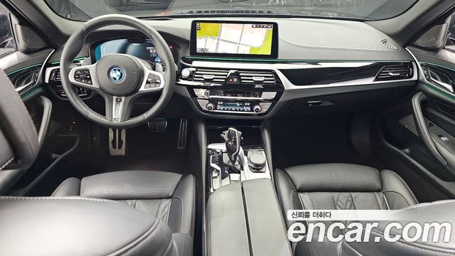 BMW 5 Series (G30) 530e M Sport 2023 — фото 7