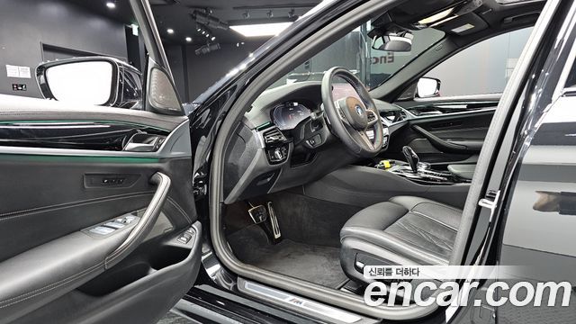 BMW 5 Series (G30) 530e M Sport 2023 — фото 10
