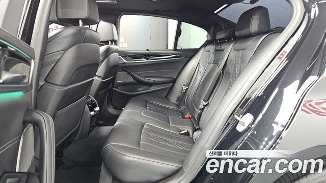 BMW 5 Series (G30) 530e M Sport 2023 — фото 12