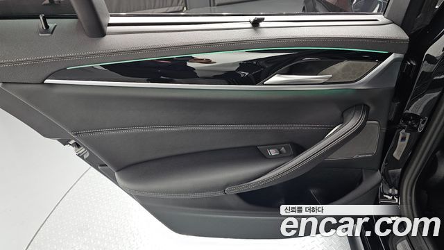 BMW 5 Series (G30) 530e M Sport 2023 — фото 25