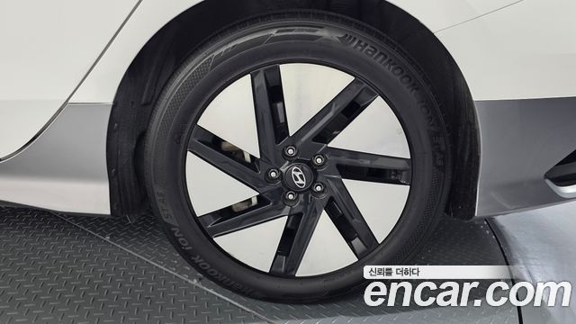 Hyundai Ioniq 6 Long Range Exclusive 2023 — фото 27