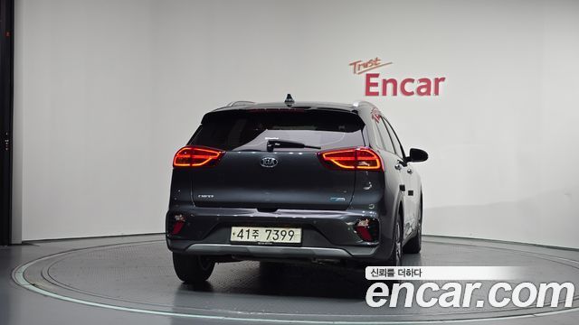 Kia Niro 1.6 HEV Noblesse Special 2020 — фото 4