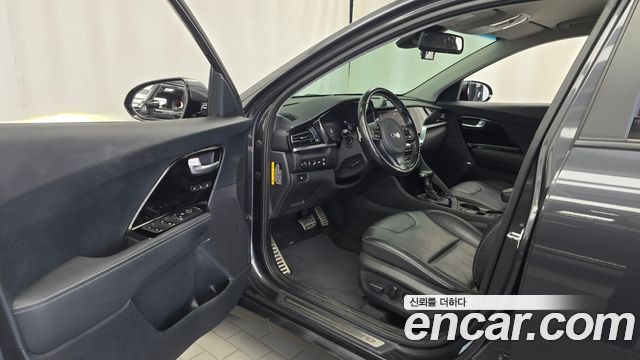 Kia Niro 1.6 HEV Noblesse Special 2020 — фото 10