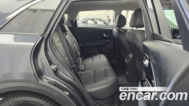Kia Niro 1.6 HEV Noblesse Special 2020 — фото 12