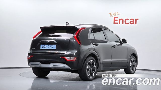 Kia Niro EV Air 2023 — фото 2