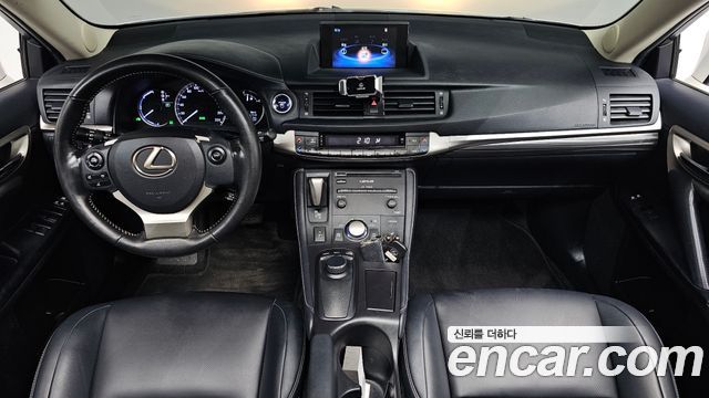 Lexus CT200h 1.8 Supreme ZWA10 2018 — фото 7