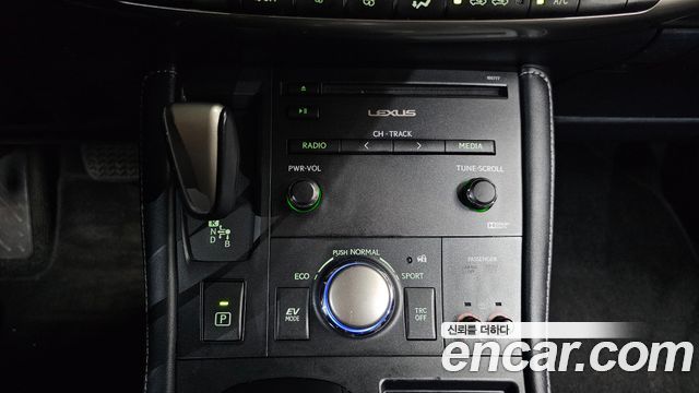 Lexus CT200h 1.8 Supreme ZWA10 2018 — фото 9