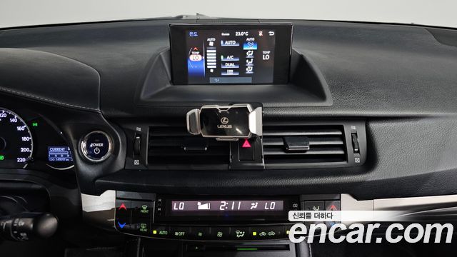 Lexus CT200h 1.8 Supreme ZWA10 2018 — фото 14