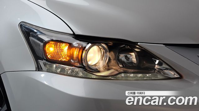 Lexus CT200h 1.8 Supreme ZWA10 2018 — фото 22