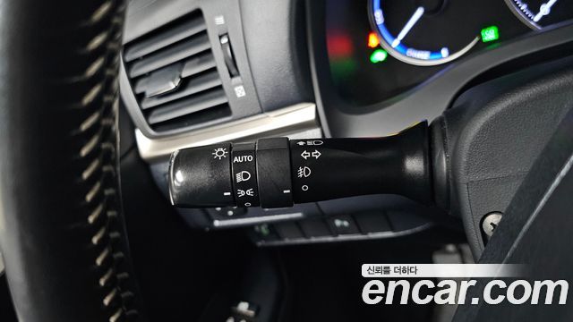 Lexus CT200h 1.8 Supreme ZWA10 2018 — фото 27