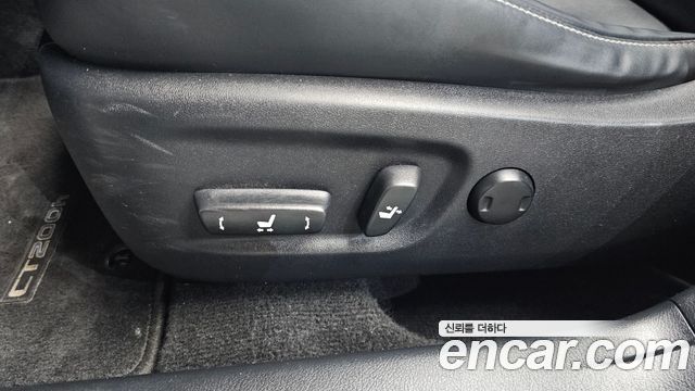 Lexus CT200h 1.8 Supreme ZWA10 2018 — фото 32