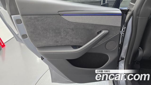 Tesla Model Y Premium Long Range AWD 2026 — фото 25
