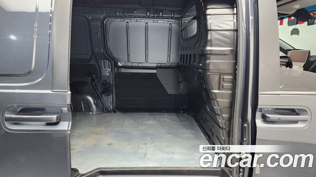 Hyundai Staria L3.5 Cargo 3-Seater Modern 2024 — фото 11