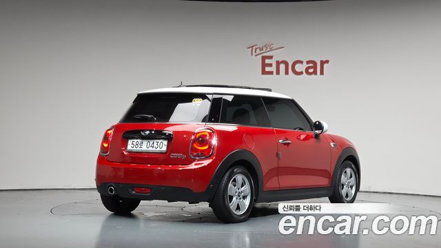 MINI Cooper D Mid 3rd 2016 — фото 2