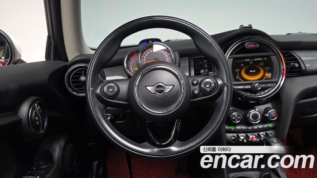 MINI Cooper D Mid 3rd 2016 — фото 13