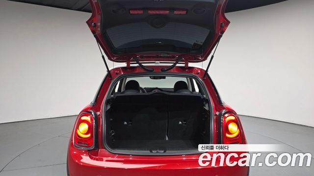 MINI Cooper D Mid 3rd 2016 — фото 20