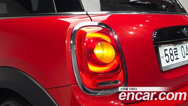 MINI Cooper D Mid 3rd 2016 — фото 23