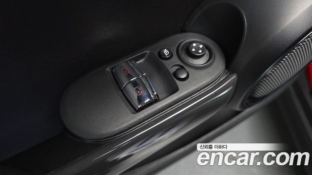 MINI Cooper D Mid 3rd 2016 — фото 30