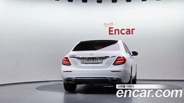 Mercedes-Benz E-Class (W213) E300e Exclusive 2019 — фото 4