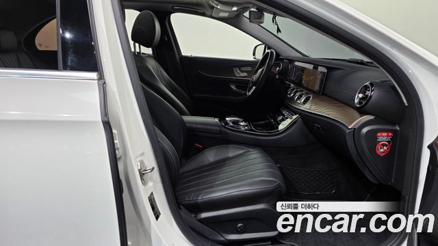 Mercedes-Benz E-Class (W213) E300e Exclusive 2019 — фото 11
