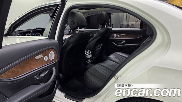 Mercedes-Benz E-Class (W213) E300e Exclusive 2019 — фото 26