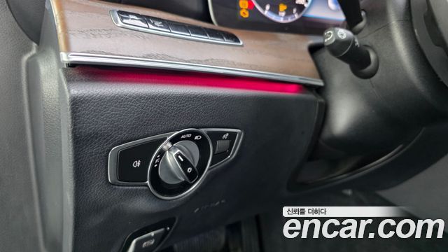 Mercedes-Benz E-Class (W213) E300e Exclusive 2019 — фото 30