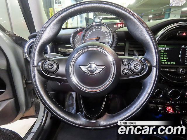 MINI Cooper D 5Door HIGH 3rd 2016 — фото 8
