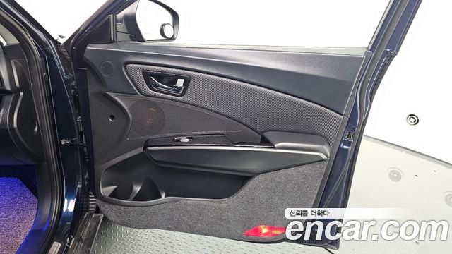 KG Mobility (SsangYong) Tivoli Air Diesel RX 2WD 2017 — фото 24