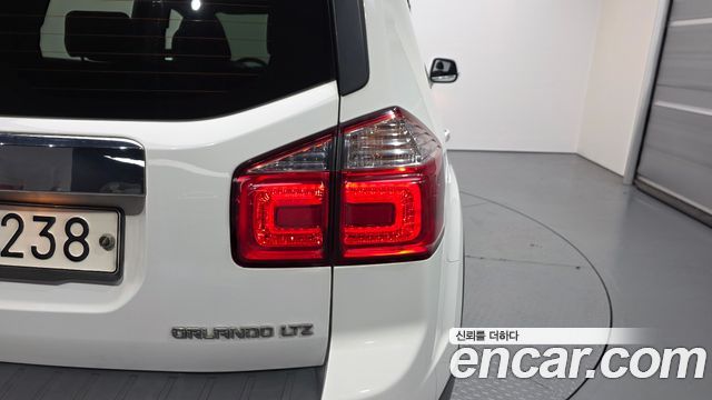 Chevrolet Orlando 2.0 Diesel LTZ Safety 2015 — фото 23