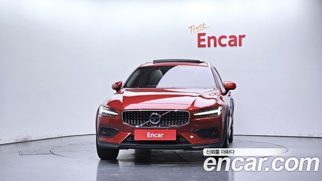 Volvo V60 Cross Country (II) T5 Pro AWD 2020 — фото 3
